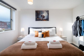 Contemporary 2-Bed City-Centre Apartment with Parking - Close to New Street